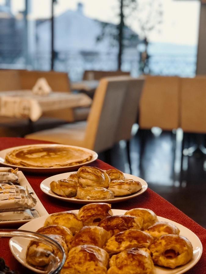 Hotel Concorde Veliko Turnovo Bagian luar foto