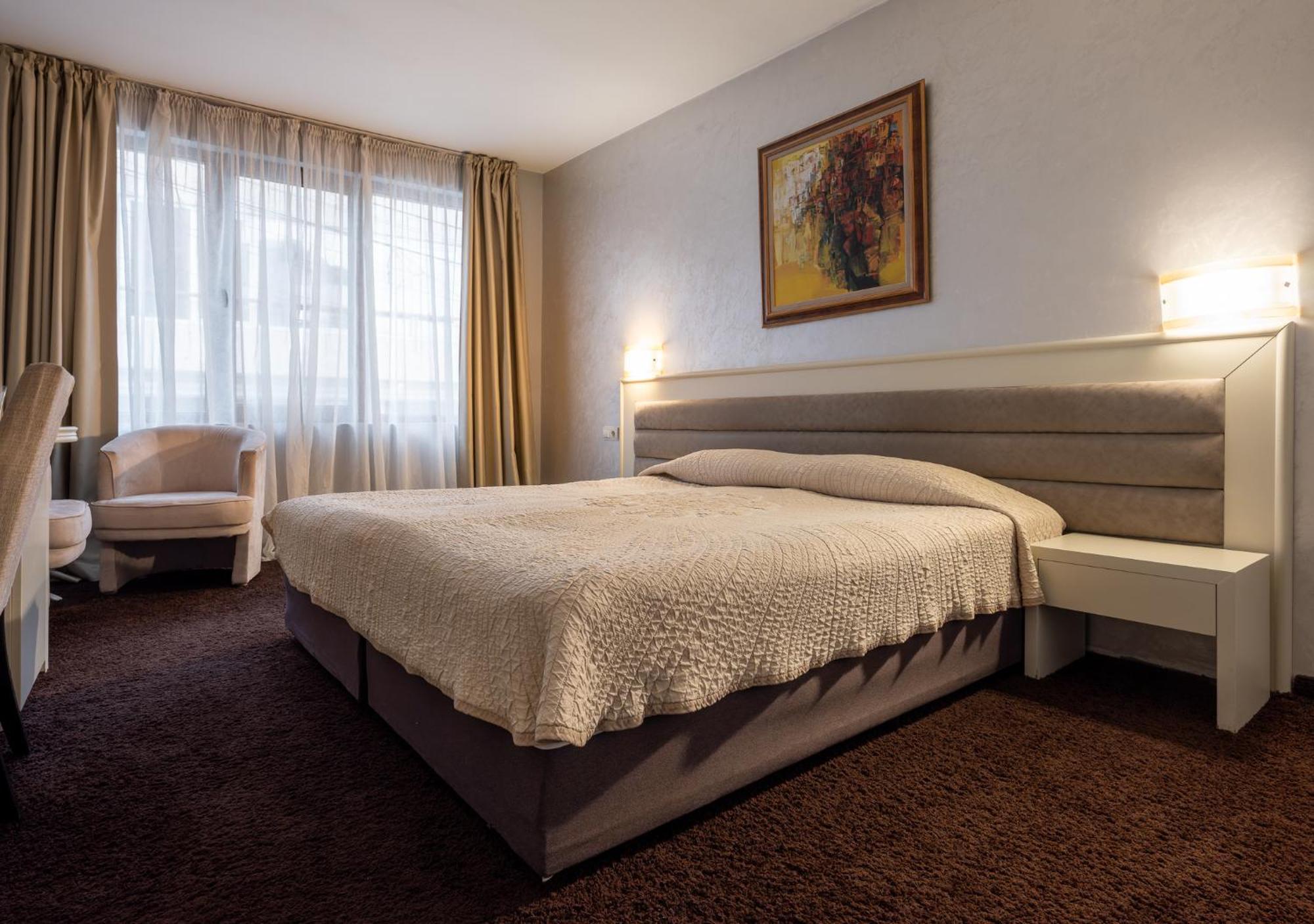 Hotel Concorde Veliko Turnovo Bagian luar foto