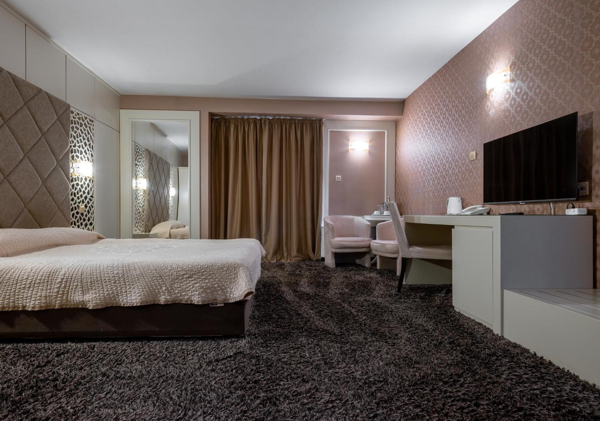 Hotel Concorde Veliko Turnovo Bagian luar foto