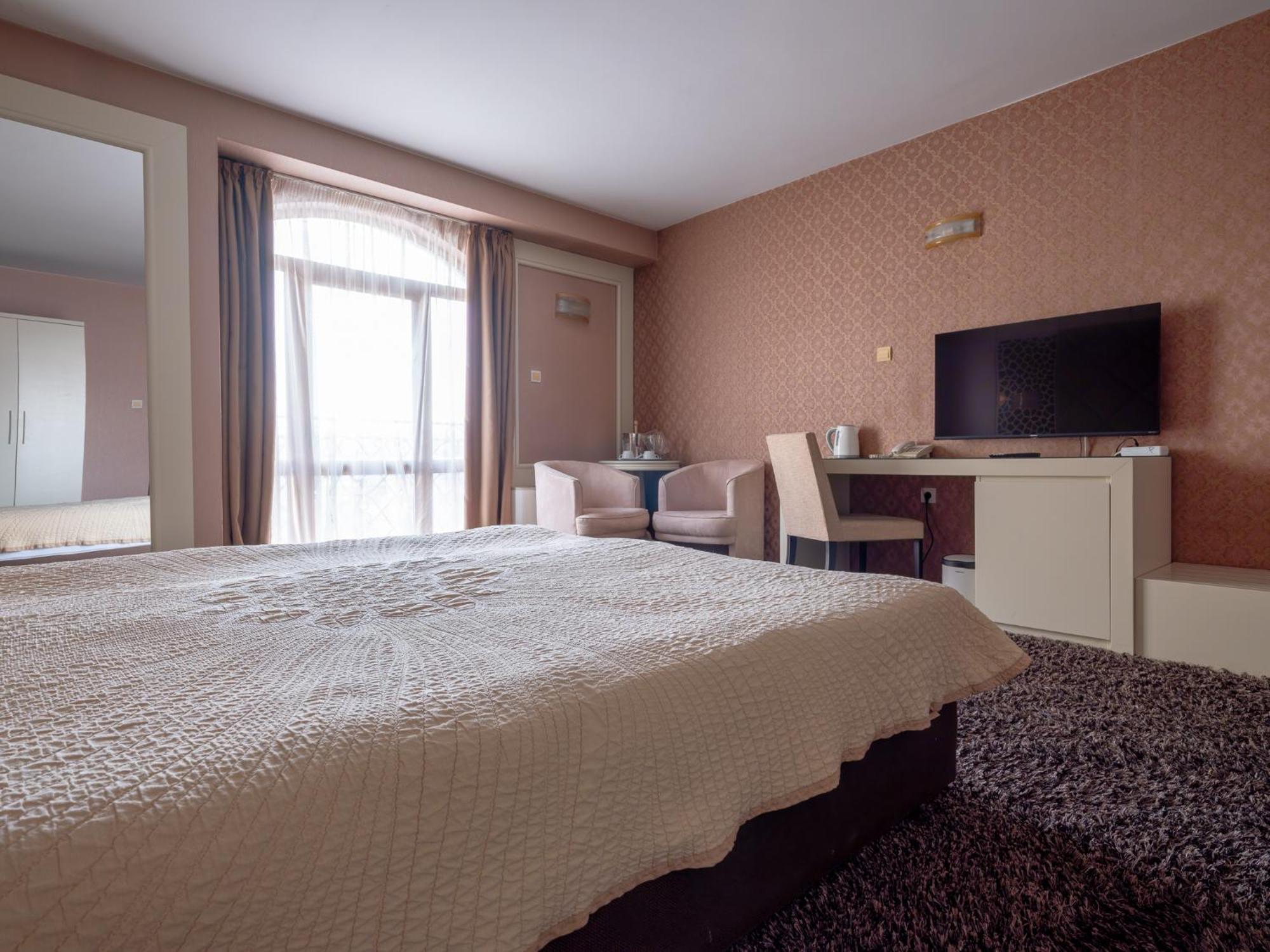 Hotel Concorde Veliko Turnovo Bagian luar foto